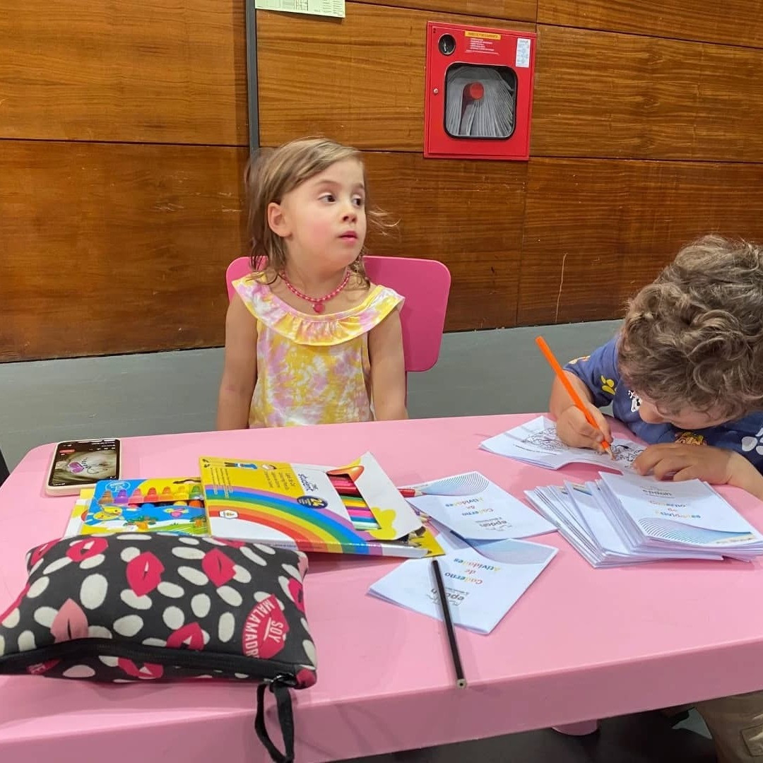 EPDAH Marca Presença na Feira do Livro de Creixomil